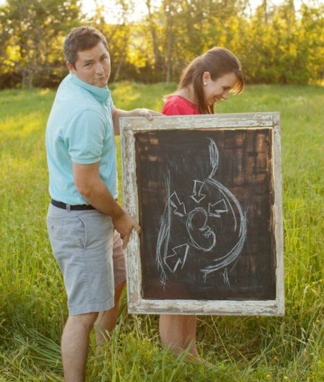 creative-pregnancy-announcement-card-49__605